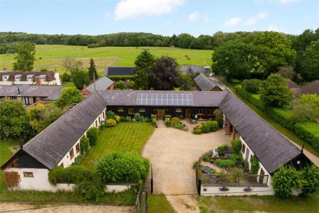 5 bed property, in Home Farm, £975,000