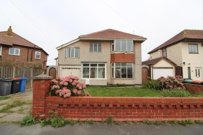 3 bed property, in The Corners, £150,000