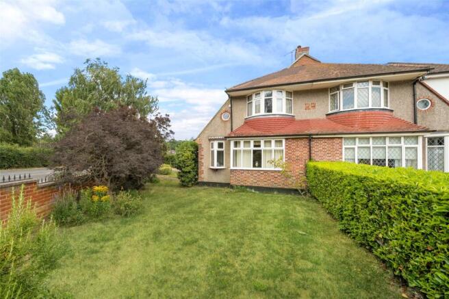 3 bed property, in Corkscrew Hill, £600,000