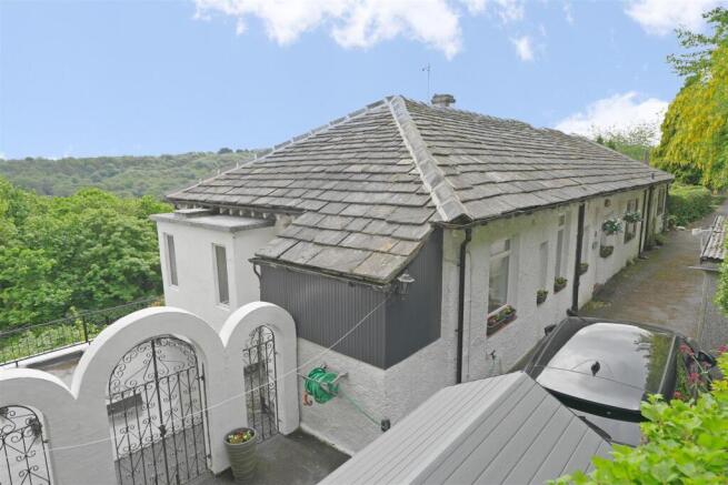 4 bed property, in New Lane, £375,000