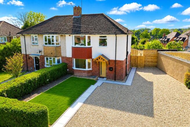 3 bed property, in Beverley Road, £450,000
