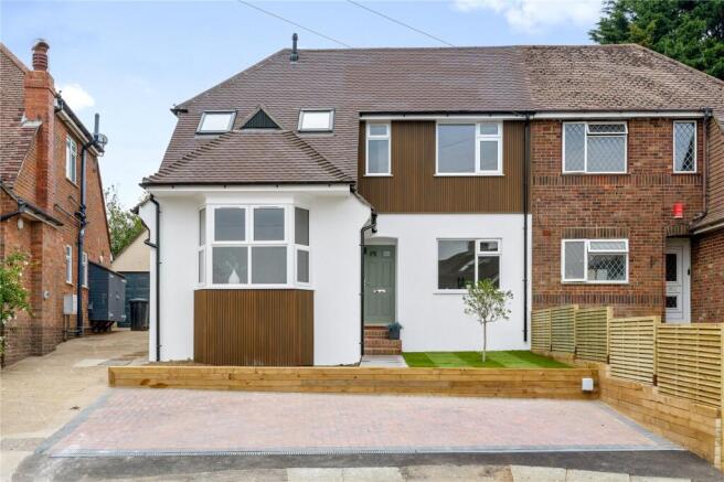 4 bed property, in Tudor Close, £825,000