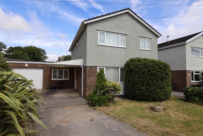 4 bed property, in The Broad Shoard, £575,000