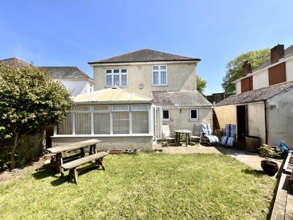4 bed property, in Holdenhurst Avenue, £560,000