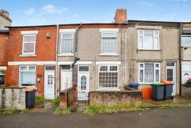 2 bed property, in New Street, £75,000