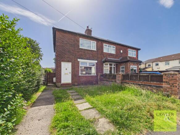 2 bed property, in Kingsway, £200,000