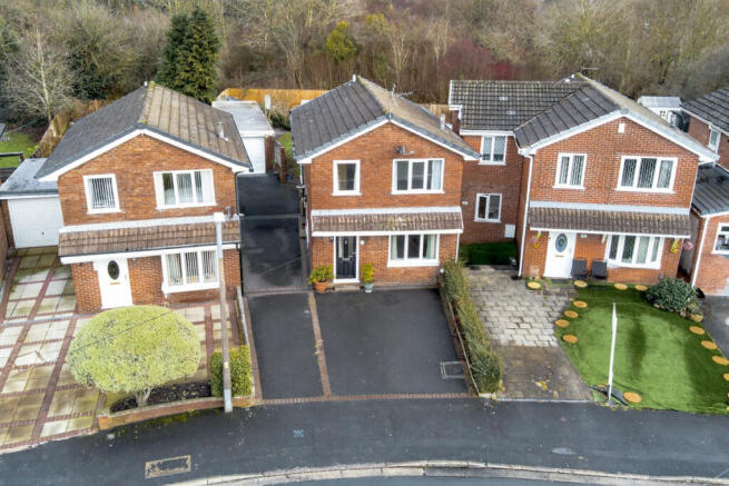 3 bed property, in Levensgarth Avenue, £245,000