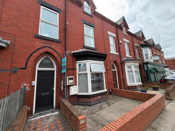 1 bed property, in 40A York Road, £50,000