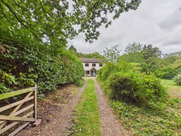 4 bed property, in High Heath, £675,000
