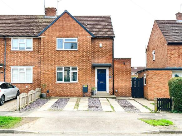 2 bed property, in Marston Avenue, £229,950