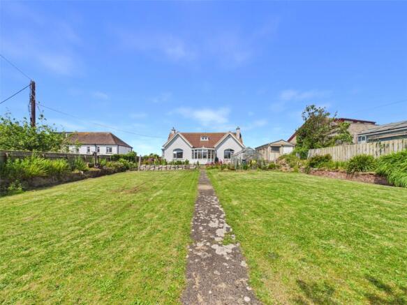 5 bed property, in Stratton Road, £475,000