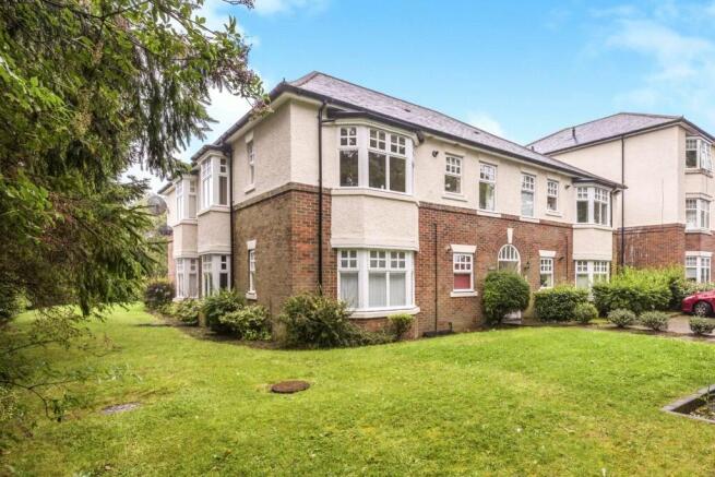 2 bed property, in Belmont Court, £92,000