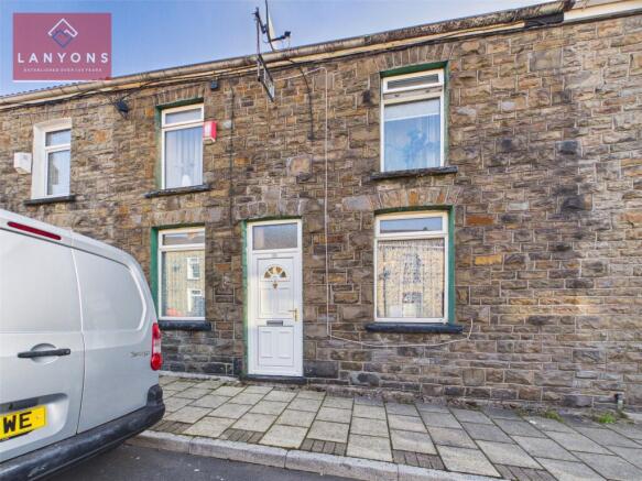 3 bed property, in Hendrefadog Street, £79,995