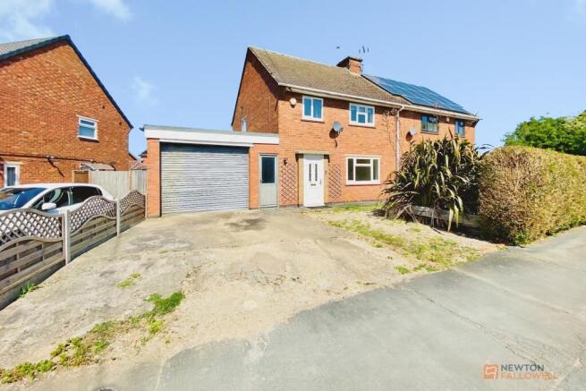 3 bed property, in Bradgate Avenue, £289,950