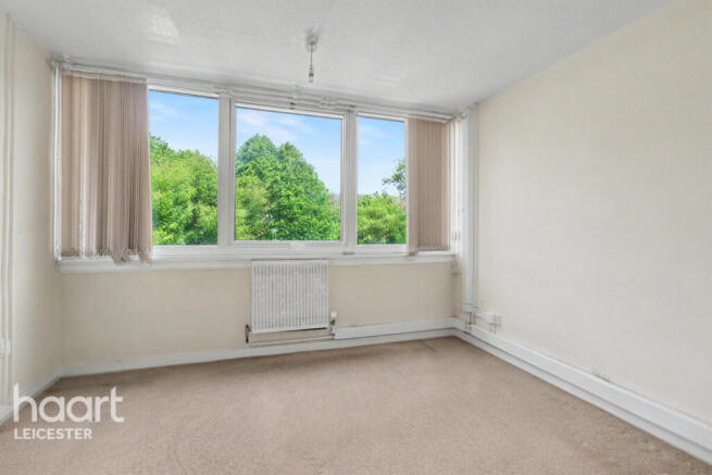 3 bed property, in Redpath Close, £220,000