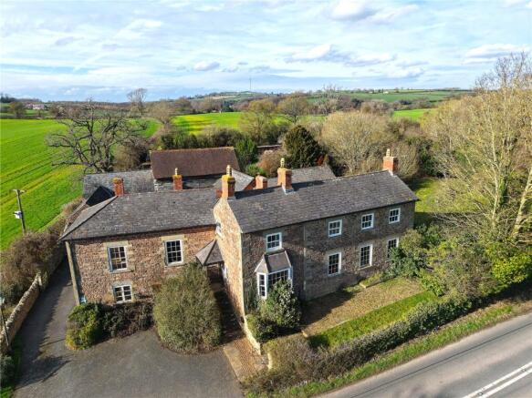 5 bed property, in Yatton, £750,000