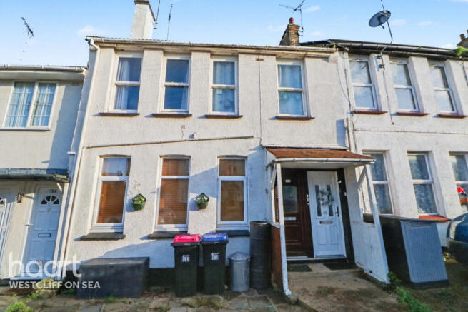 1 bed property, in Fairmead Avenue, £130,000