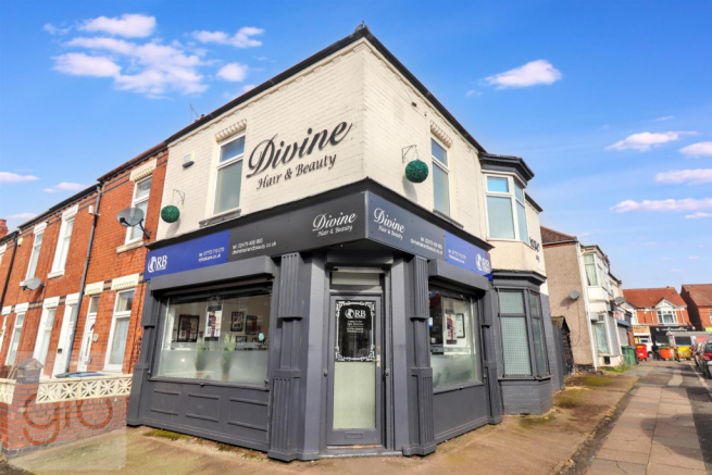 3 bed property, in Marlborough Road, £250,000
