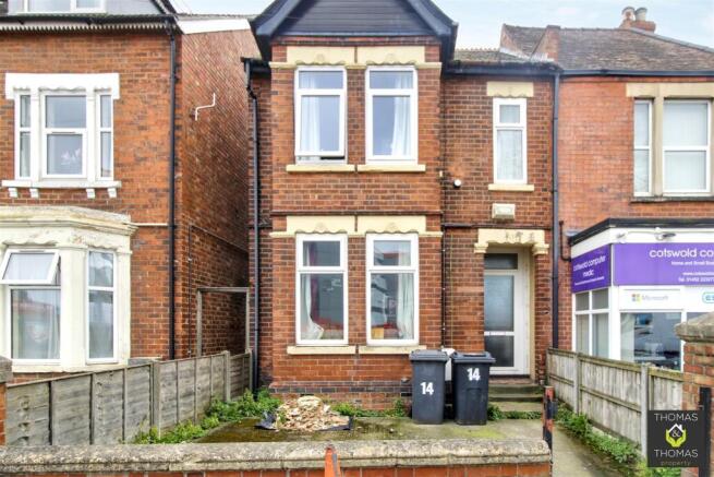 4 bed property, in Kingsholm Road, £285,000
