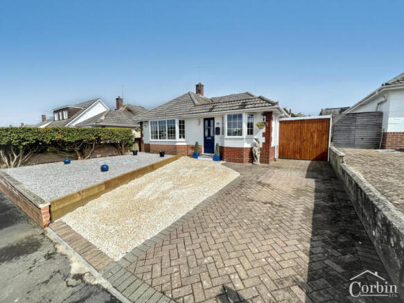 3 bed property, in Bridport Road, £375,000