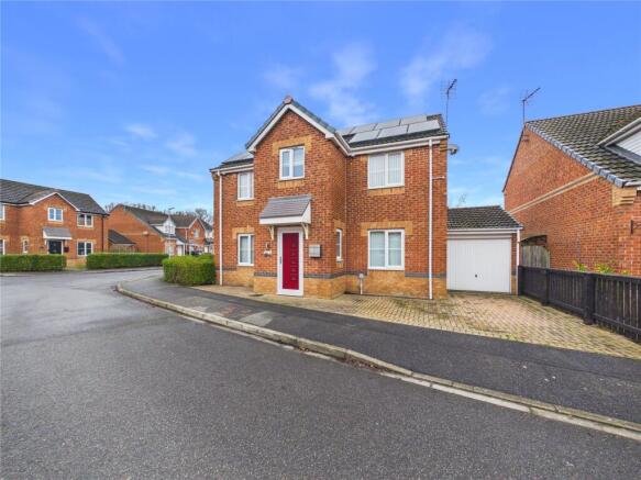4 bed property, in Warner Avenue, £215,000