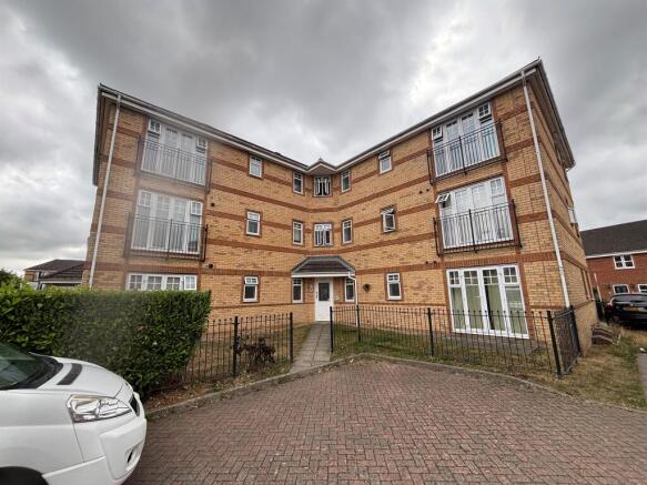 1 bed property, in Benny Hill Close, £170,000