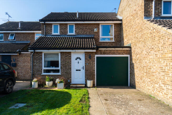 3 bed property, in Long Croft, £385,000
