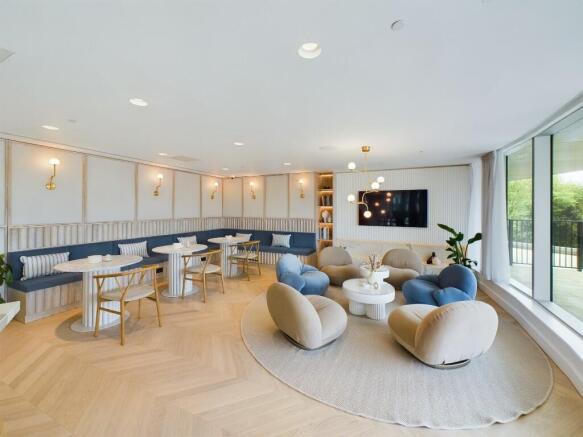 1 bed property, in Silvercroft Street, £270,000