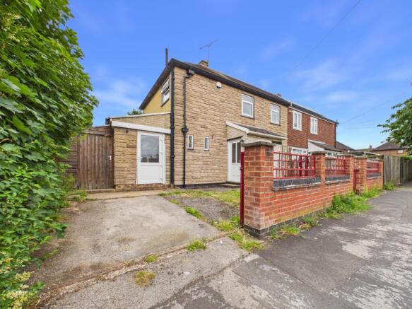 3 bed property, in Lexington Road, £185,000