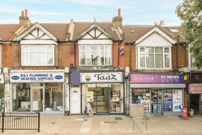3 bed property, in Greenford Avenue, £325,000