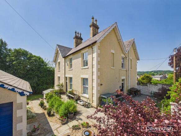 5 bed property, in Pwll Glas, £600,000
