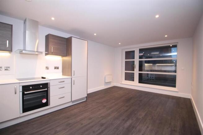 2 bed property, in Aria Apartments, £200,000
