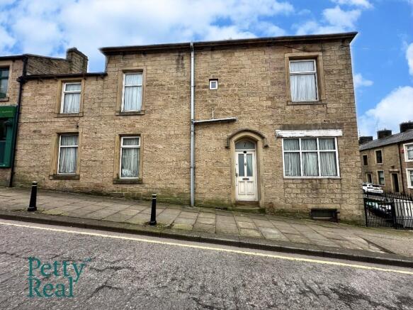 3 bed property, in Spring Lane, £90,000
