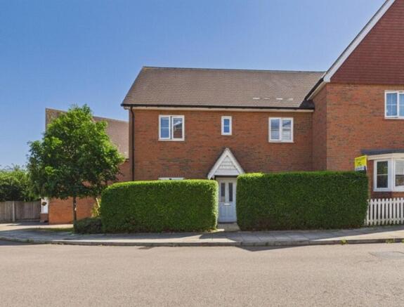 3 bed property, in Flora Way, £375,000