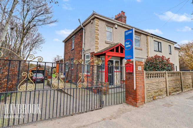 3 bed property, in Burton Road, £260,000