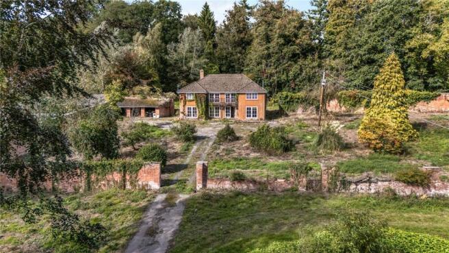 5 bed property, in Knighton Road, £550,000