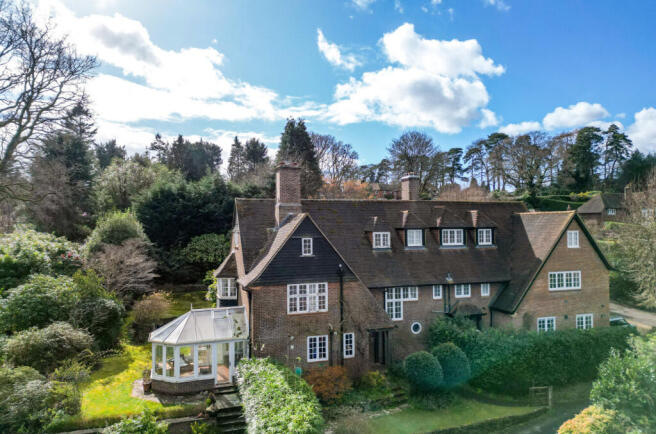 4 bed property, in Haslemere, £1,195,000