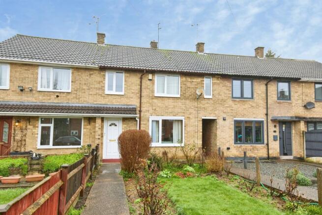3 bed property, in Rochester Close, £150,000