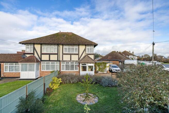 3 bed property, in Brazwick Avenue, £379,995