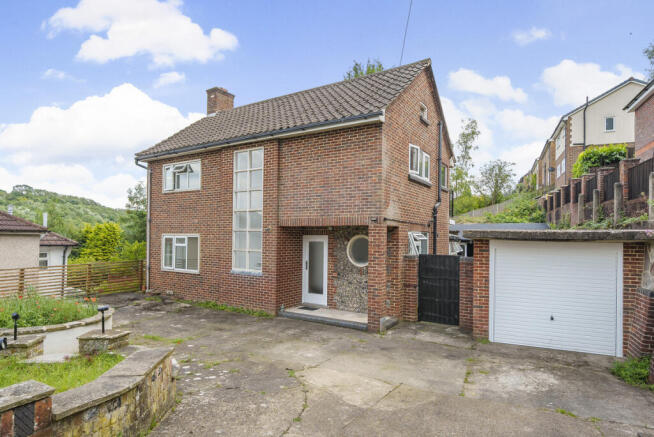 3 bed property, in New Barn Lane, £600,000