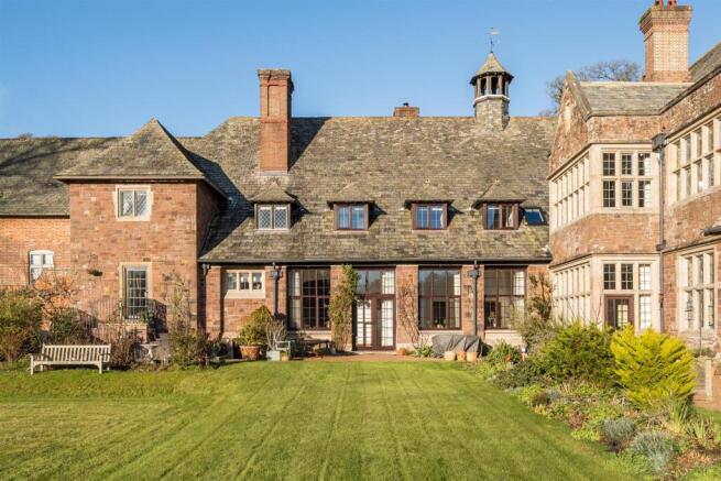 4 bed property, in Creedy Park, £775,000