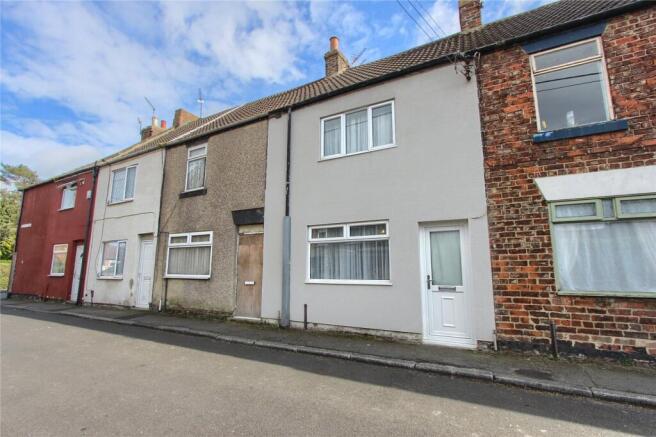 2 bed property, in North Row, £67,000