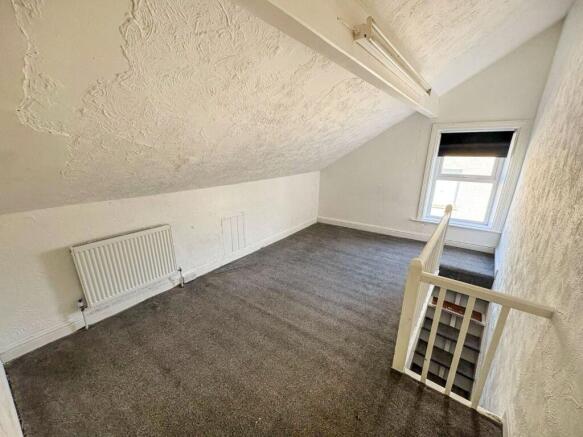 1 bed property, in Ashfield Street, £100,000