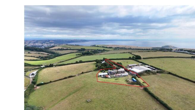 13 bed property, in Waylands Farm Cottages, £1,500,000