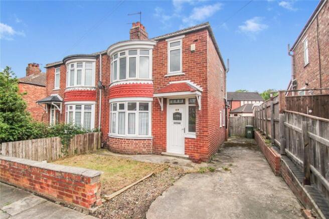 3 bed property, in Conifer Crescent, £169,950