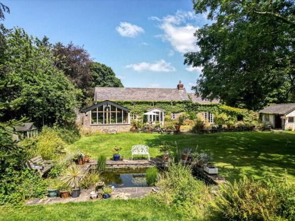 4 bed property, in Stonewall Hill, £700,000
