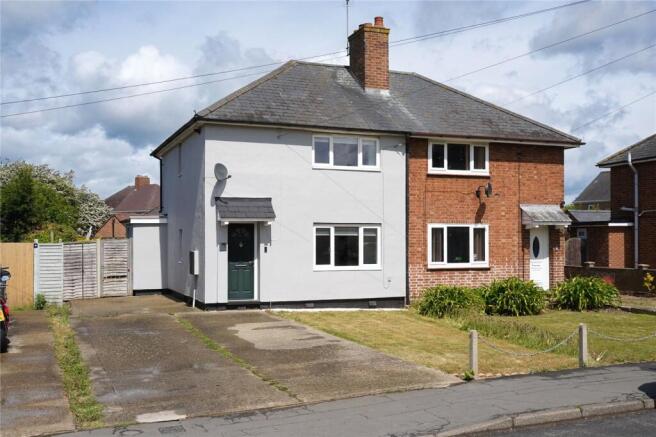 3 bed property, in Parsons Lane, £240,000