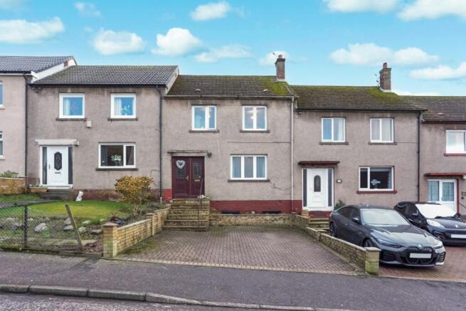 3 bed property, in Castle View, £135,000