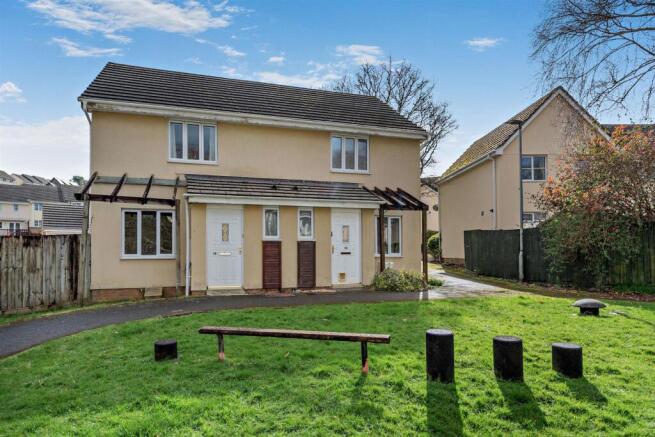 2 bed property, in Quarry Fields, £165,000