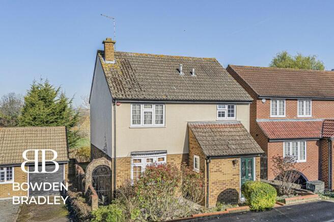 4 bed property, in Ely Place, £600,000
